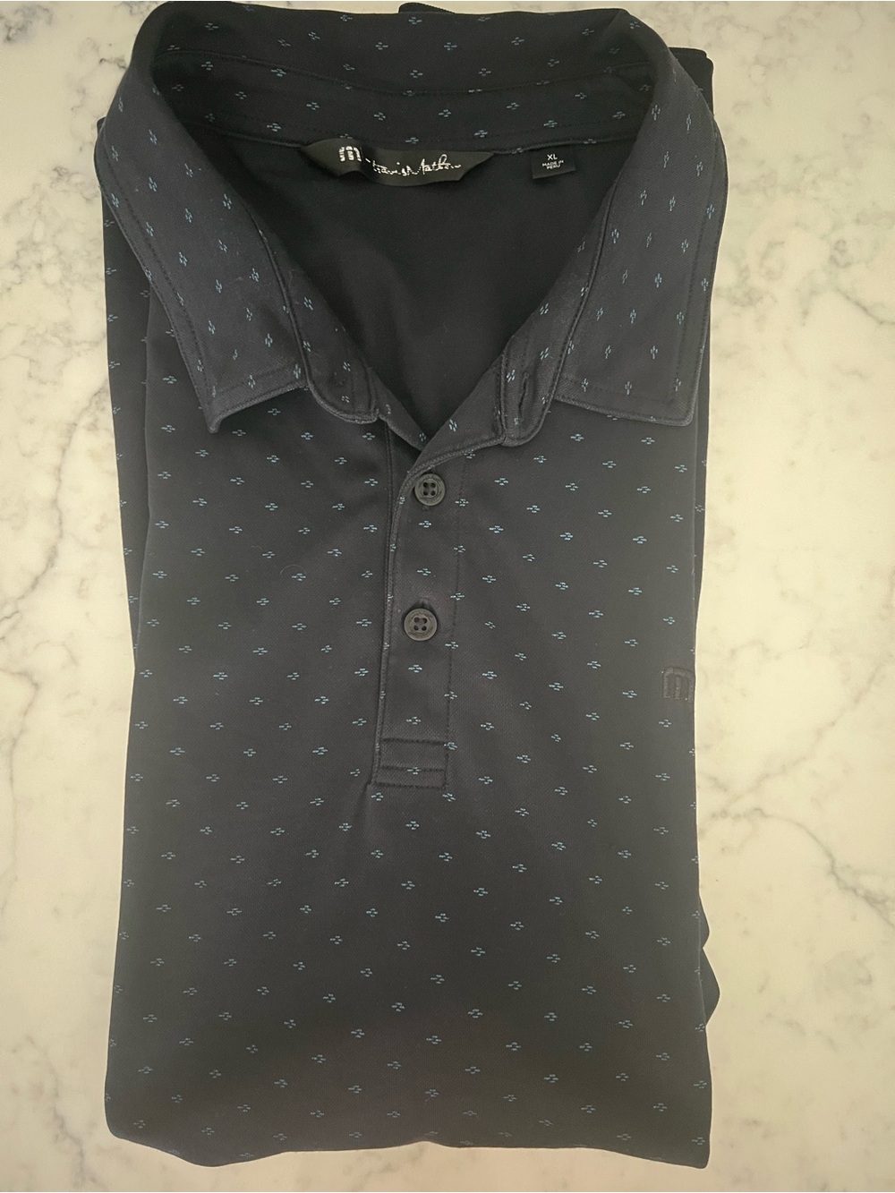 Travis Mathew Golf Mens XL Shirt Polo Black Blue Pattern Preppy Shirt EUC